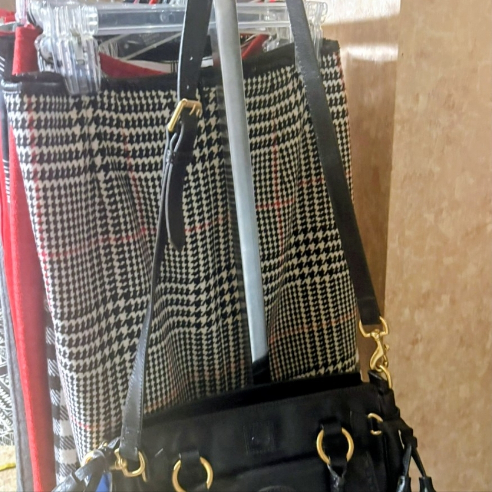 Dooney & Bourke Black Florentine Leather Satchel  Crossbody Bag NWT - Picture 6 of 16